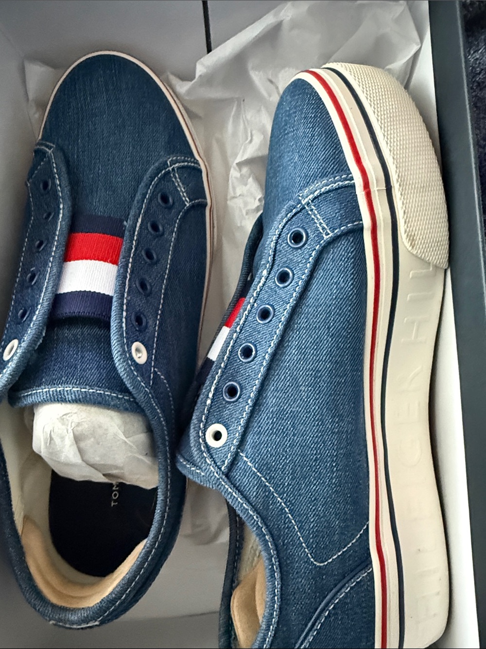 Tommy Hilfiger Blue Canvas Low-Top Sneaker with Red and White Stripe